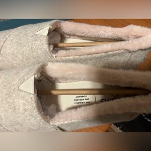Adorable cold weather Toms new in box